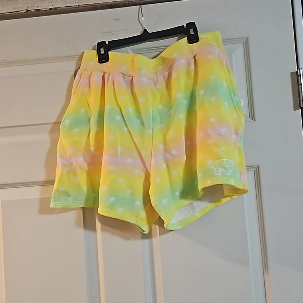 IVORY ELLA LEMONADE OMBRE PALM TREE PRINT SHORTS: NEW WITH TAGS: SIZE M